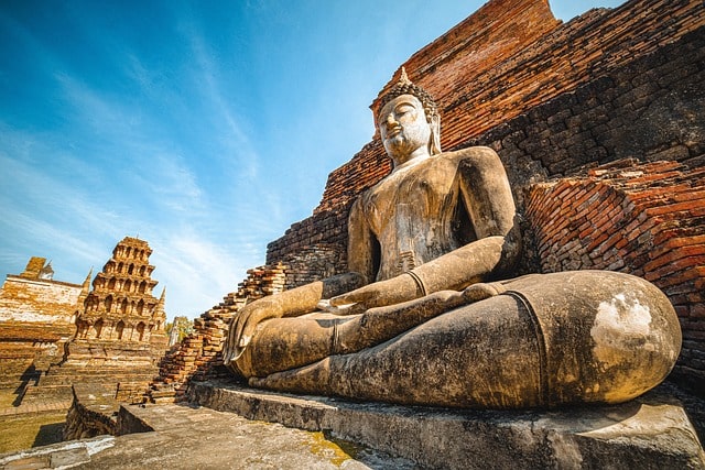 travelling thailand alone male