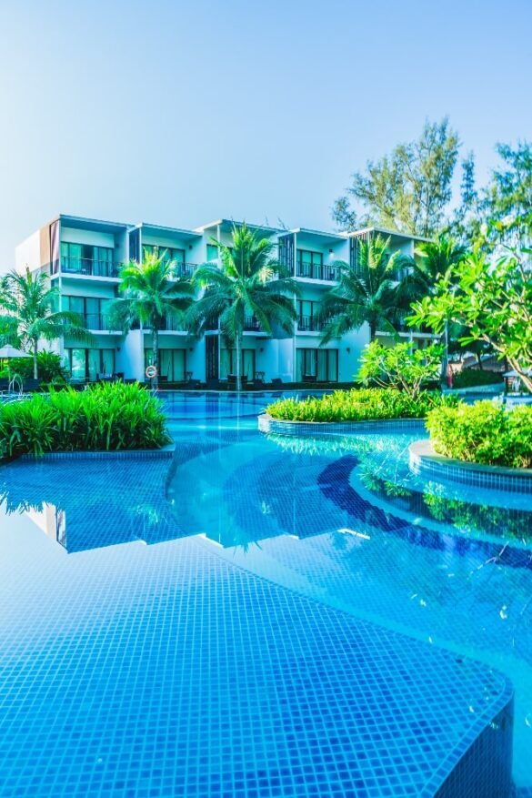 what is a european plan at a resort