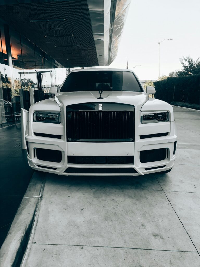 how much does it cost to rent a limo? 8 rolls royce limo