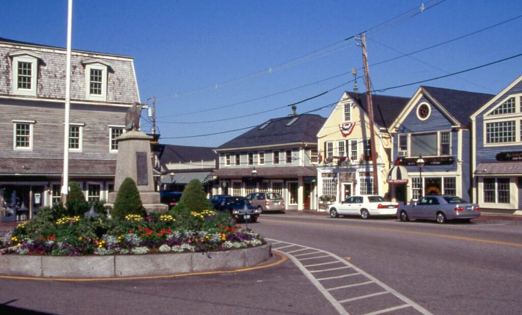 Top 21 Things to Do in Kennebunkport, Maine for an Amazing Trip 8 dock square kennebunkport