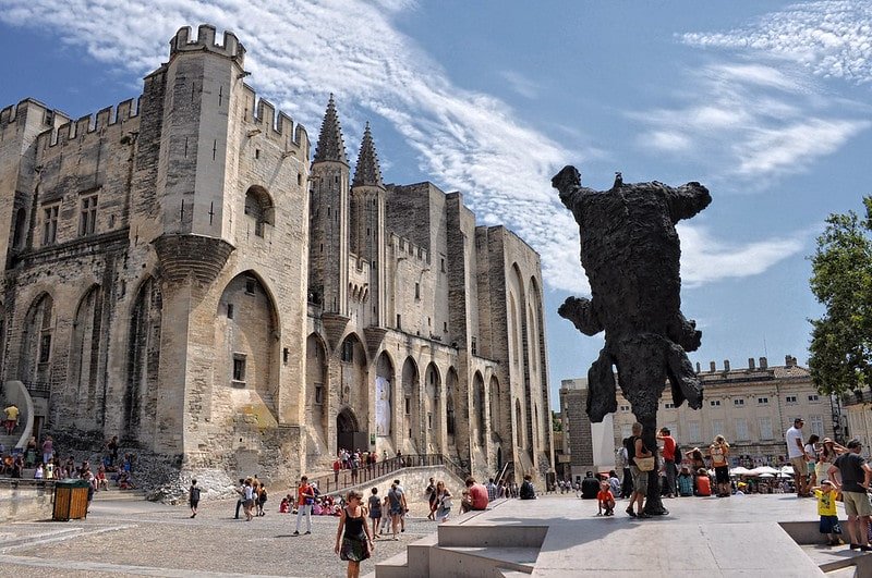 5 Romantic Things To Do In France 9 Avignon